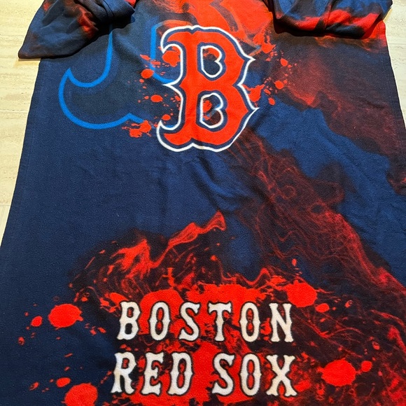 Boston Red‎ Sox super soft fleece wearable blanket with sleeves. “Slanket” - Picture 2 of 5